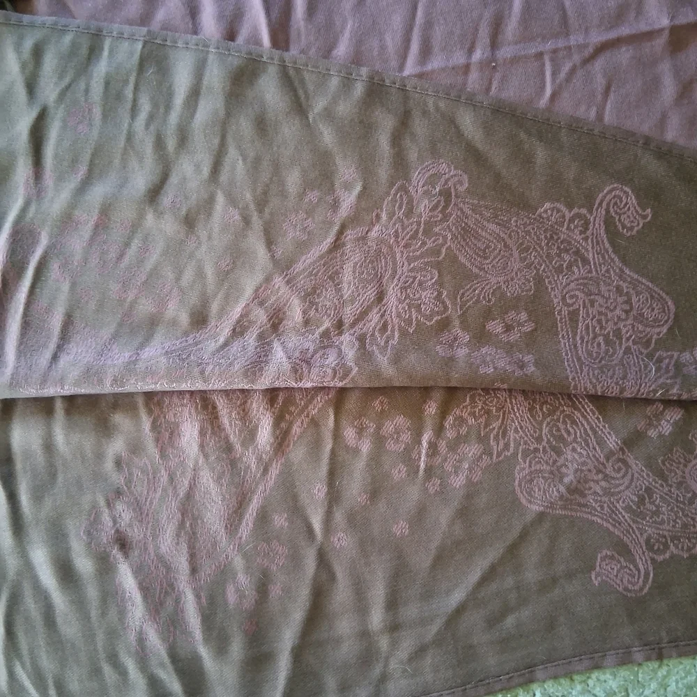 2 Pashmina Scarfs Green and Pink
